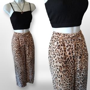 Banana Republic Wide Leg Cropped Pants, Size Medium M, Cheetah Print